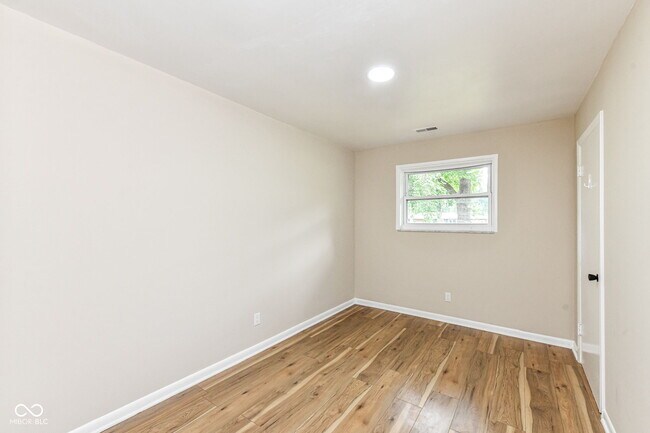 Building Photo - 651 Fabyan Rd