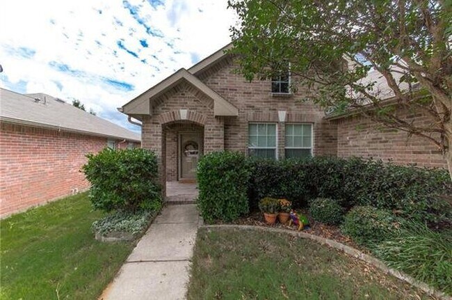 Building Photo - 10040 Daly Dr