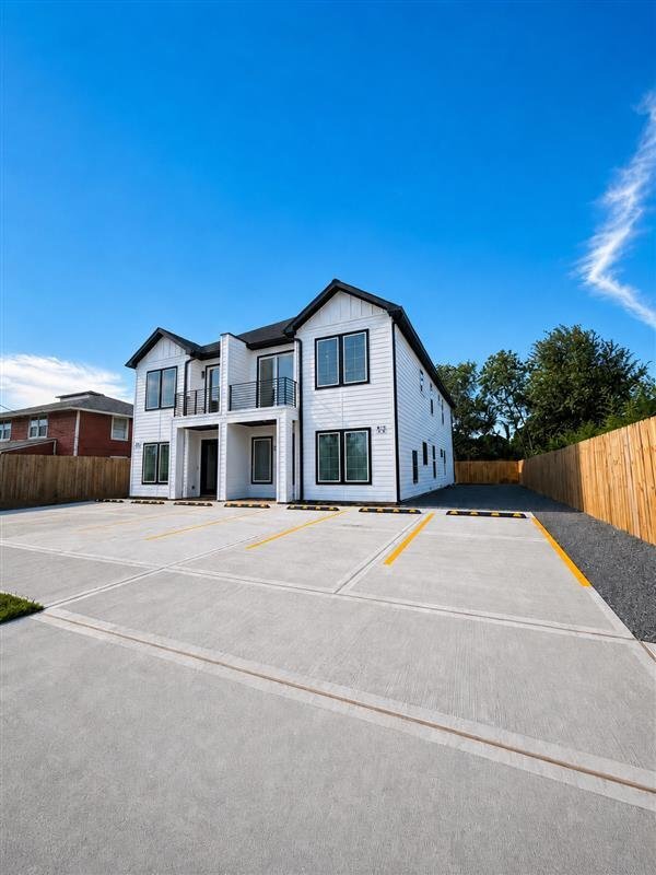 Building Photo - 3915 Tuam St