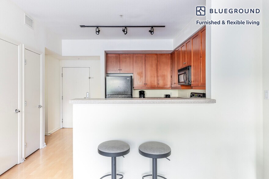 Building Photo - 754 The Alameda