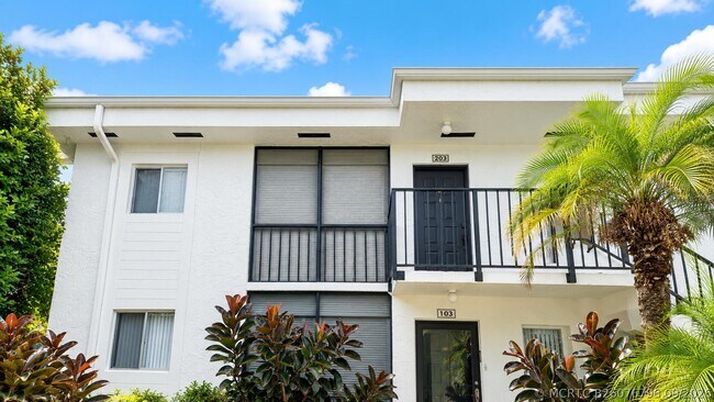 Building Photo - 14917 Wedgefield Dr