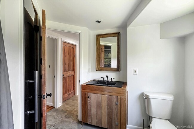 Building Photo - 222 Bog Hollow Rd