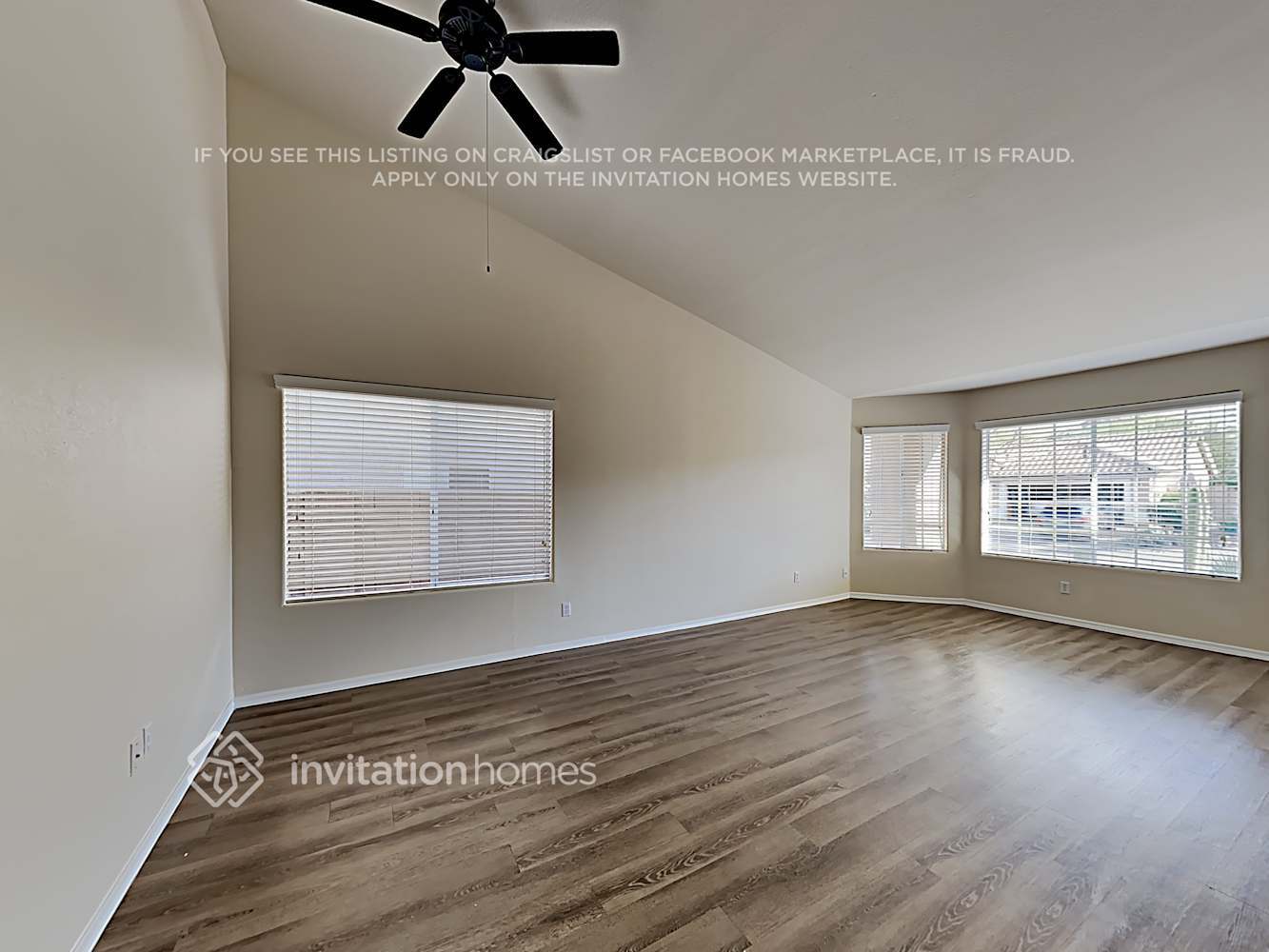 Building Photo - 16140 E Glendora Dr