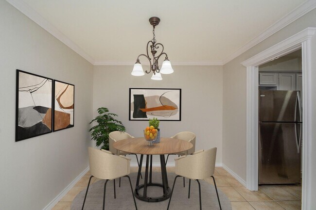 Building Photo - 13282 Trail Hollow Dr