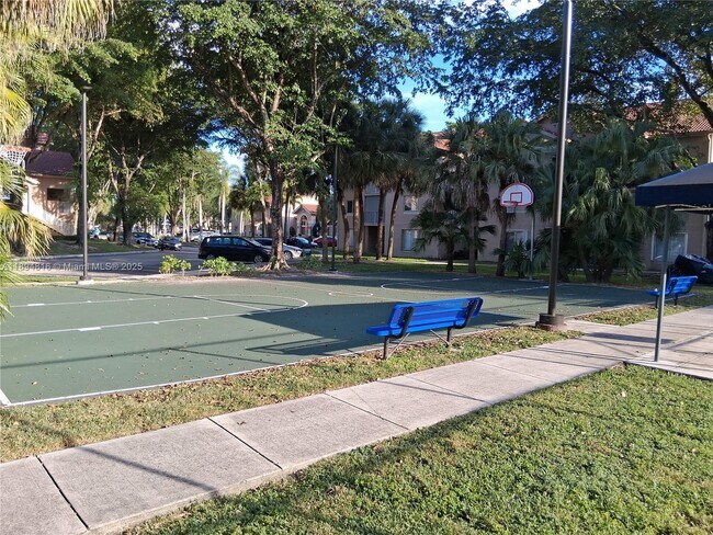 Building Photo - 10420 SW 158th Ct