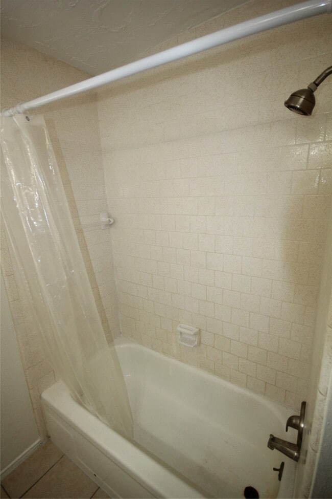 Building Photo - 21314 Greenham Dr