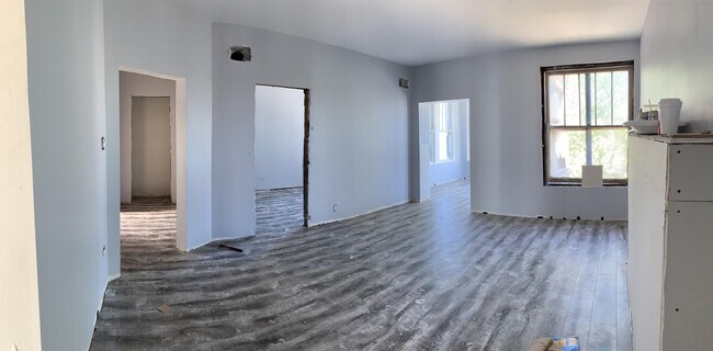 Building Photo - 6036 S Eberhart Ave