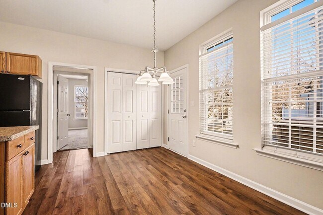 Building Photo - 221 Payton Dr