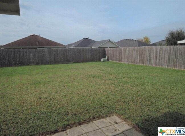 Building Photo - 122 Riata-