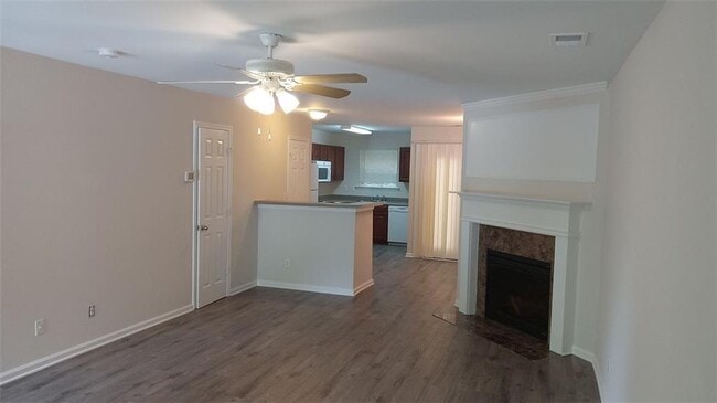Building Photo - 755 Crestwell Cir