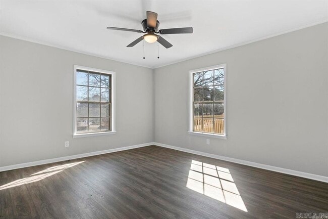 Building Photo - 2014 W Lakeview