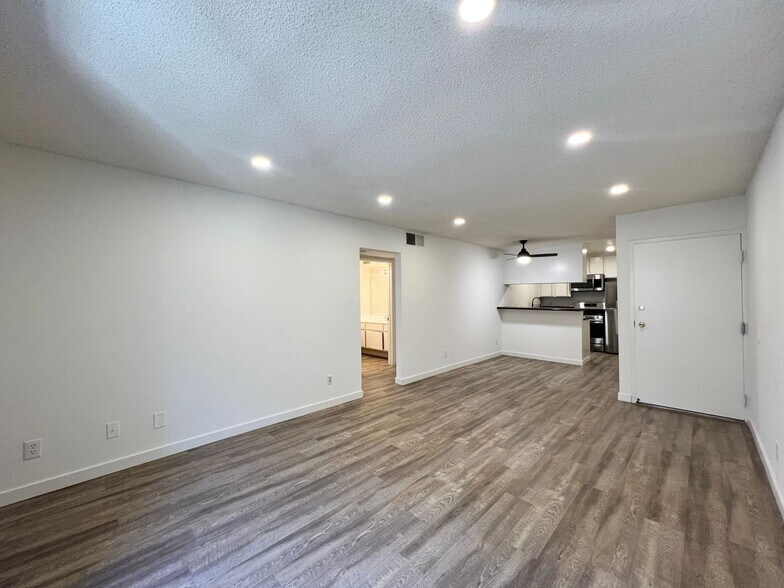 Building Photo - 3715 S Canfield Ave