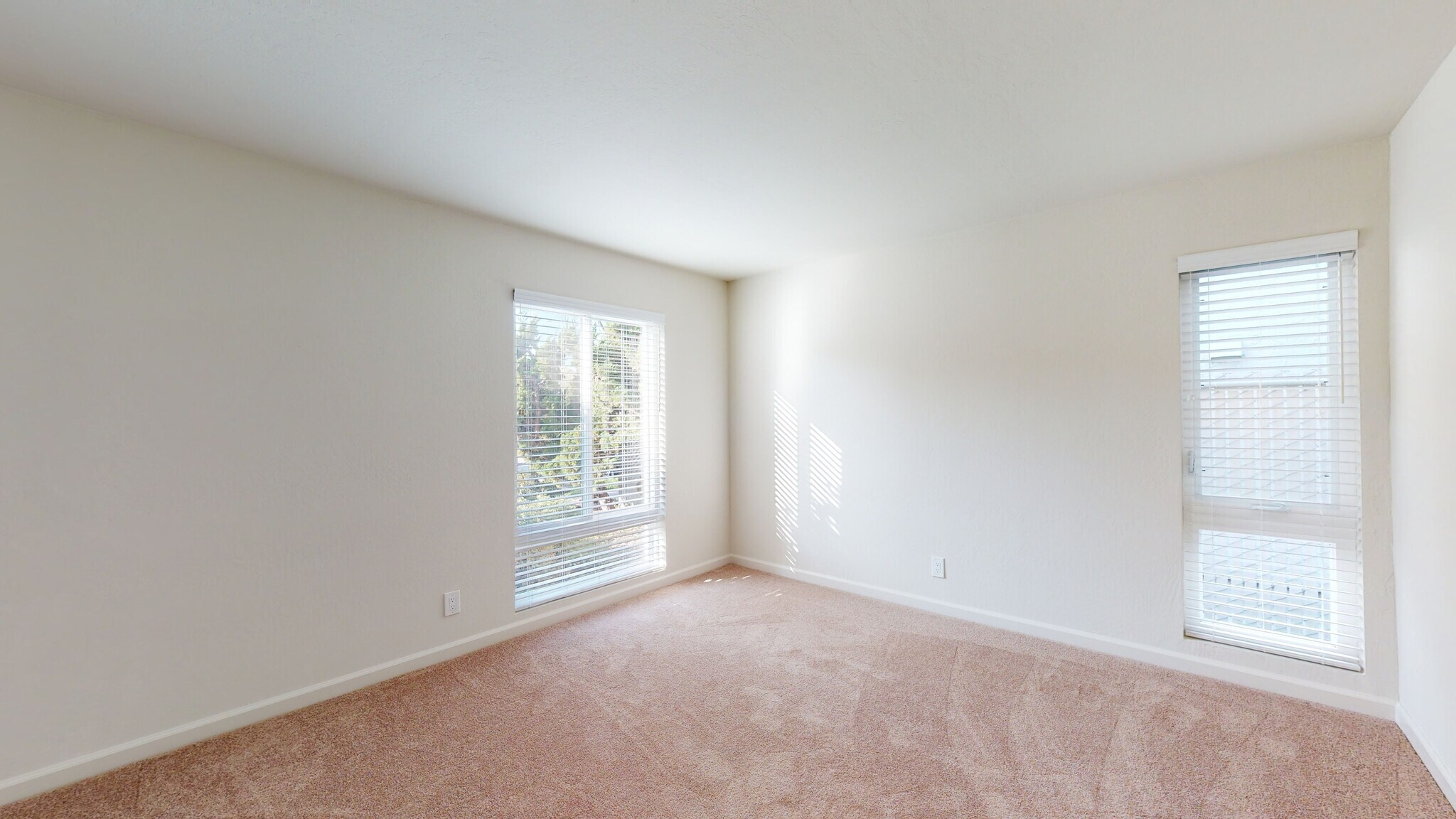 Building Photo - 950 Chula Vista Ave