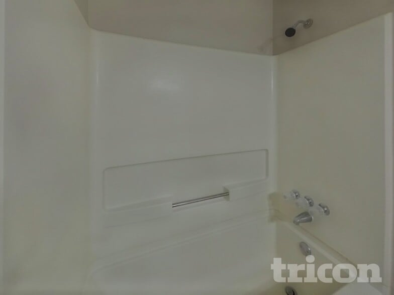 Building Photo - 121 Green Rose Rd