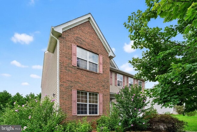 Building Photo - 751 Holly Leaf Rd