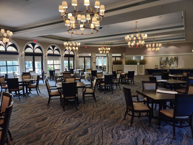 Building Photo - Annual Furnished or Unfurnished 3 Bedroom 2 Bathroom Second Floor Condo in Venetian Golf & River ...