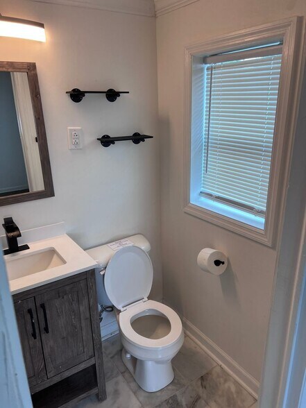 Building Photo - 4305 10th Ave