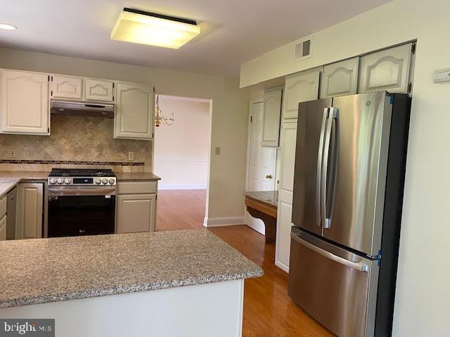 Building Photo - 8 Poplar Ct