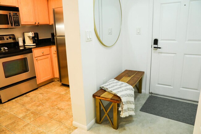 Building Photo - 2419 Fifth Ave