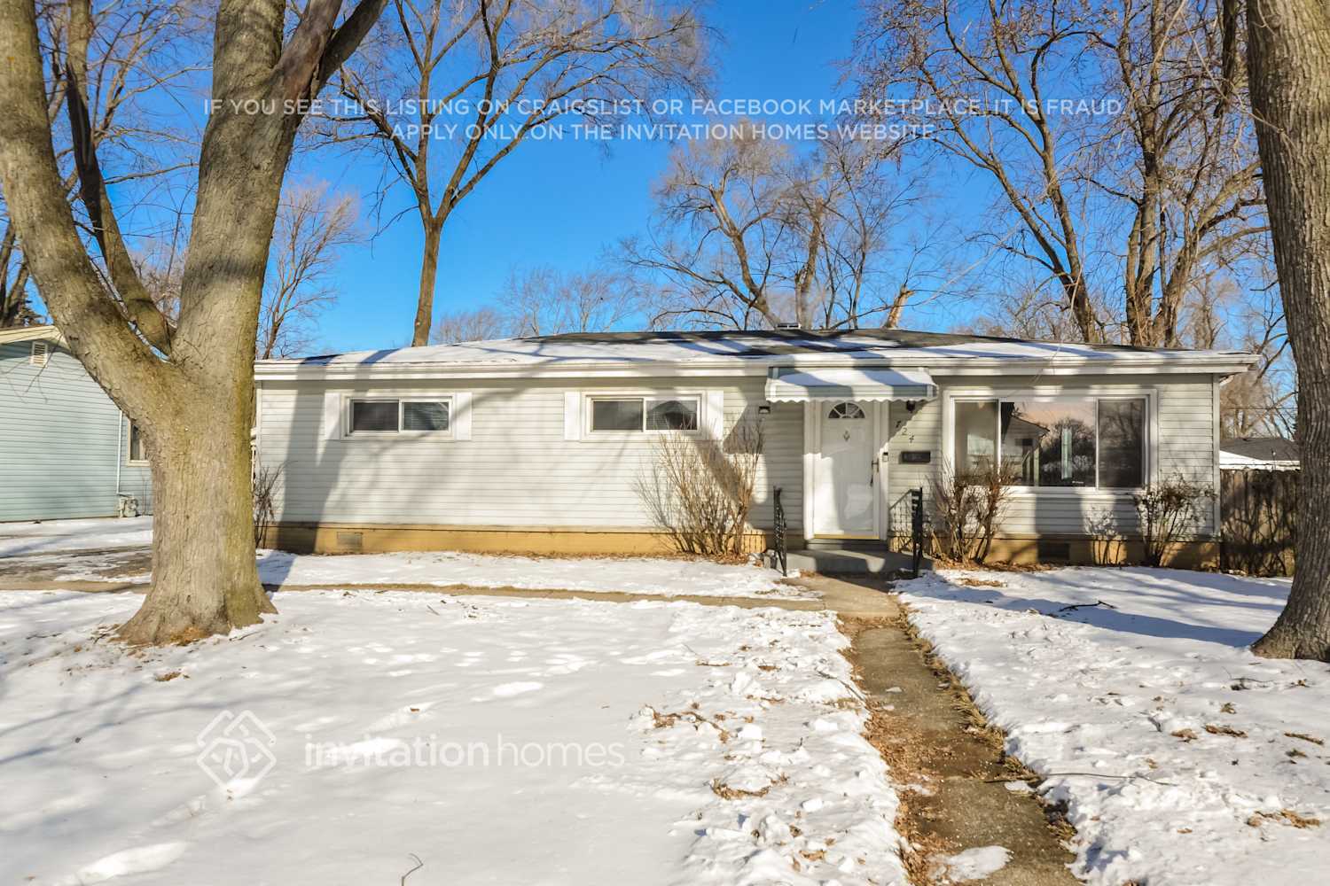 Building Photo - 724 W James St