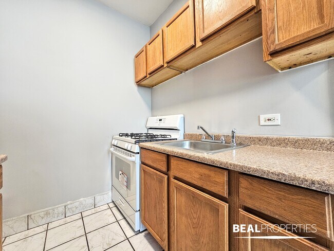 Building Photo - 4851 N Damen Ave