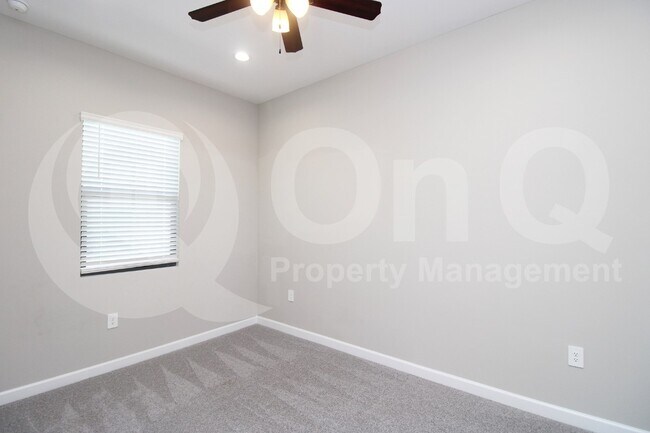 Building Photo - 4811 E Village Dr