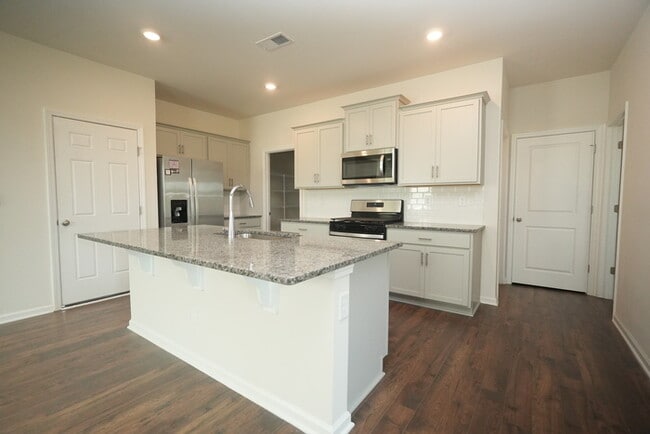Building Photo - BRAND NEW HOME FOR RENT!