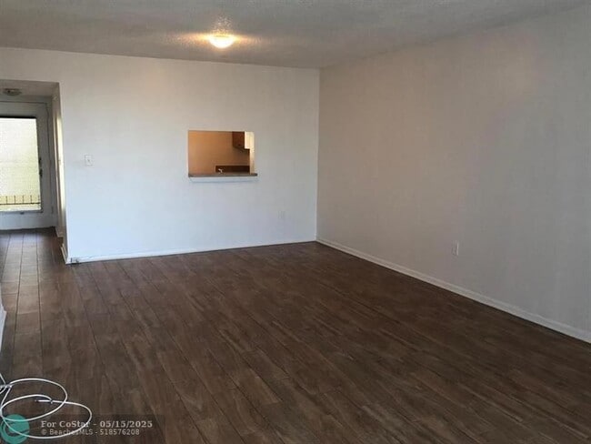 Building Photo - 1800 N Lauderdale Ave