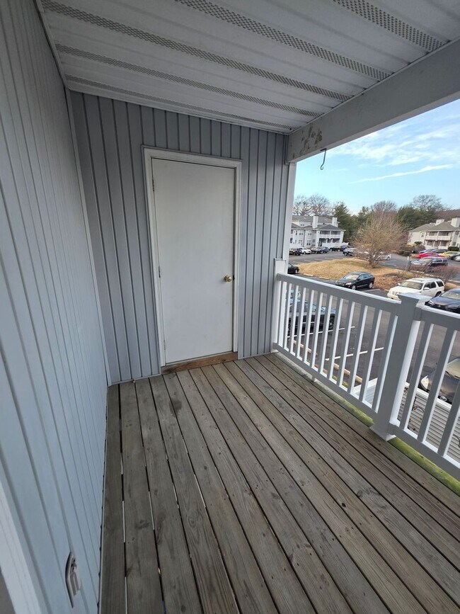 Building Photo - Waters Edge Condos