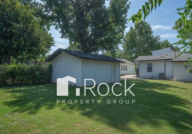 Building Photo - Contemporary 2 Bedroom plus Office/Bonus Room with Loft near Uptown and Plaza Districts   ~One Mo...