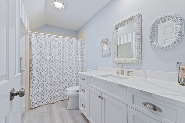 Building Photo - 1240 Palmetto Ct