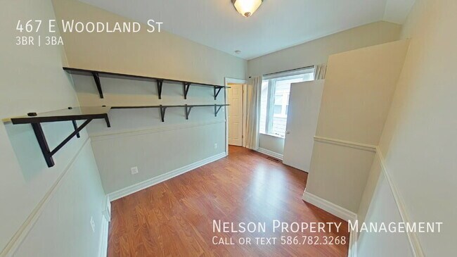 Primary Photo - 467 E Woodland St