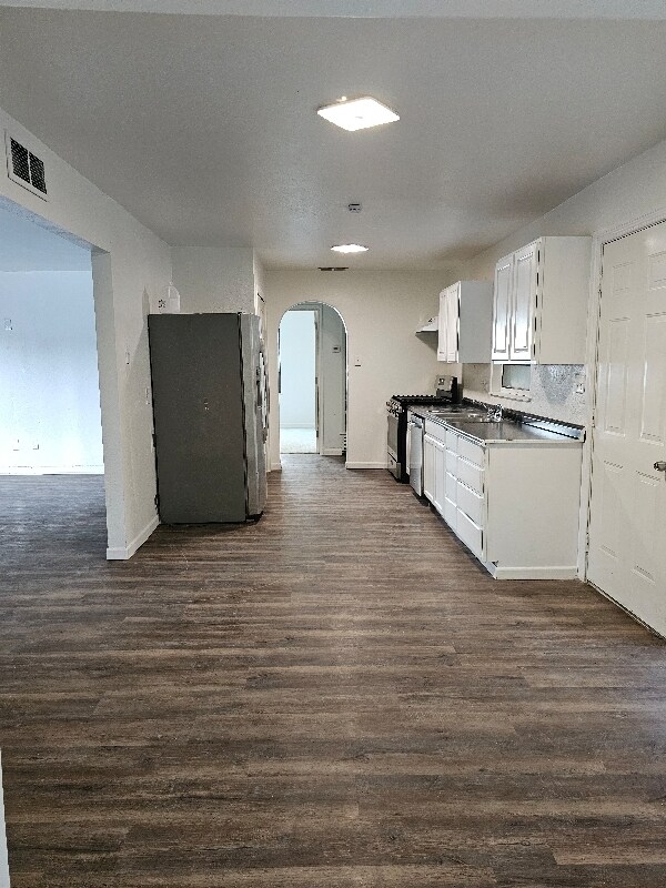 Building Photo - 548 Highfall Dr