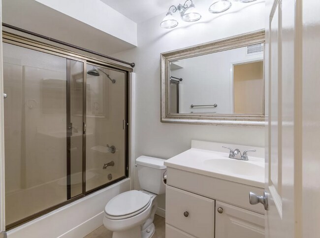 Building Photo - Beautiful 4 bedroom home in Agoura!