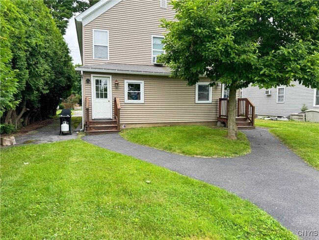 Building Photo - 27 Greenman Ave