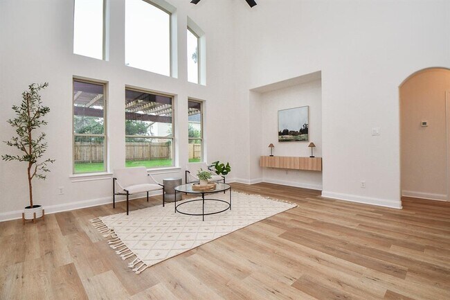 Building Photo - 18 Hadlock Pl