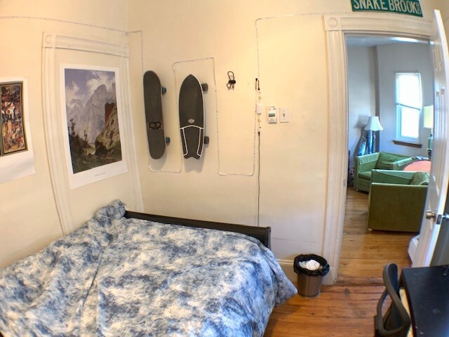 Building Photo - 830 Parker St