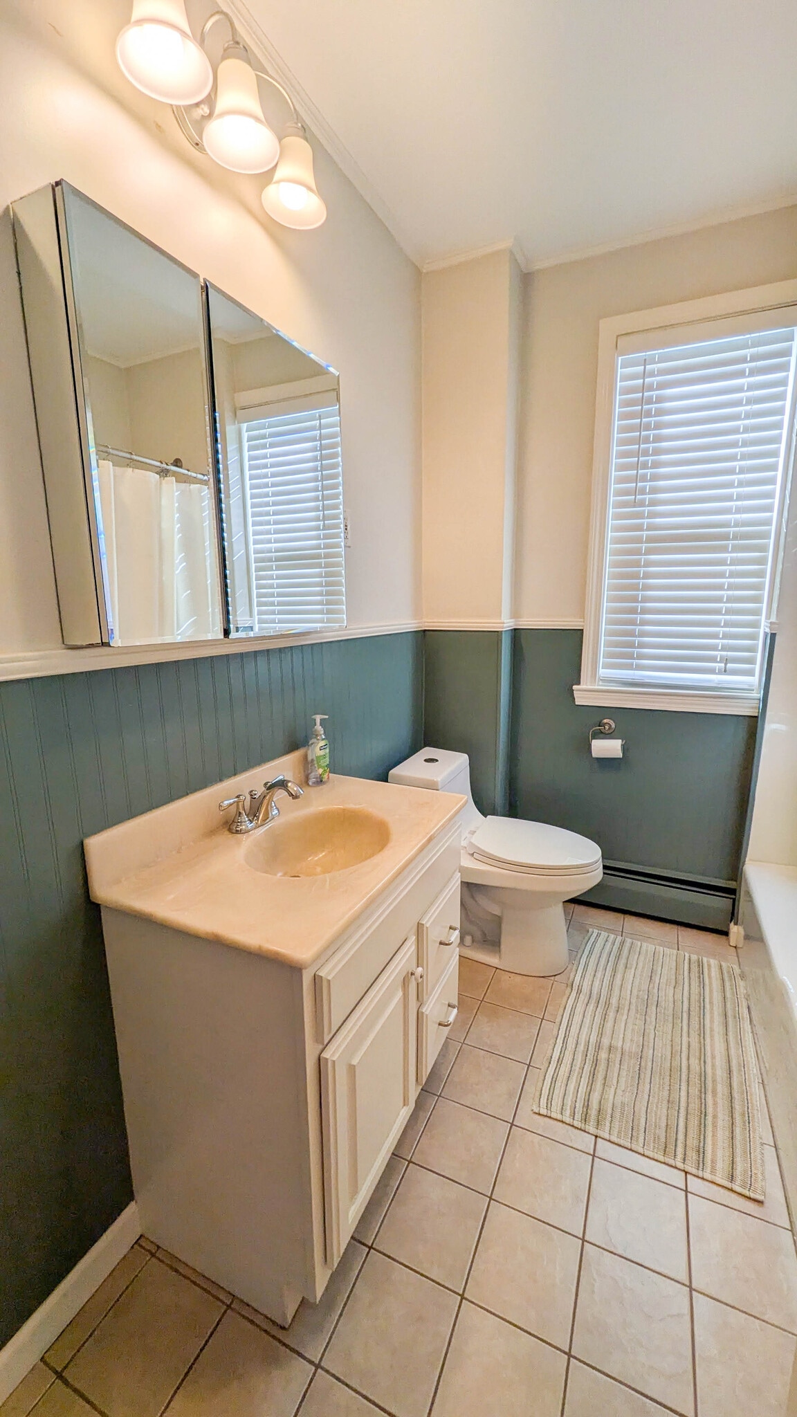 Full bathroom conveniently located off the main hallway - 37 Glover Ave