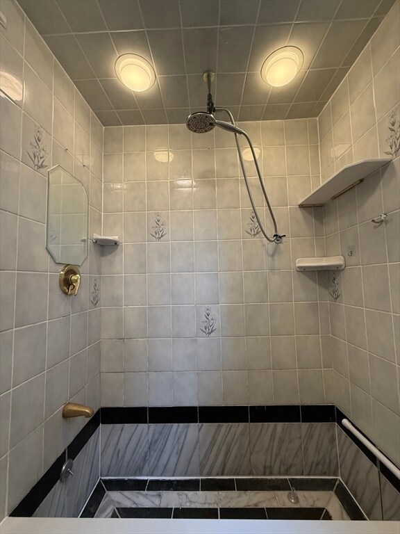 Building Photo - 165 Summer St