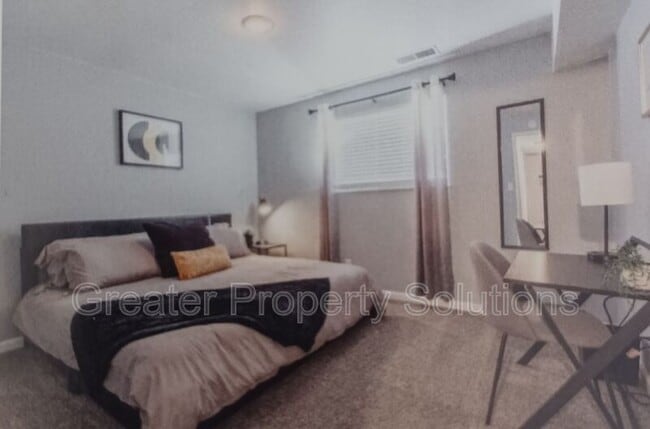 Building Photo - 5112 NW Kalivas Cir