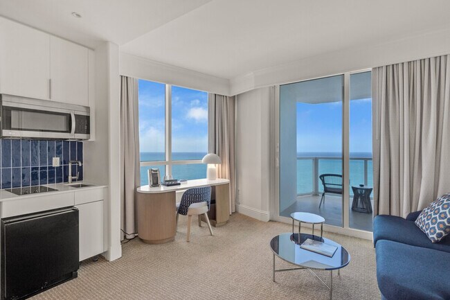 Building Photo - 4401 Collins Ave
