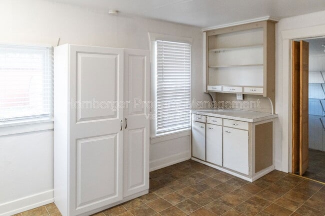 Building Photo - 3904 E 30th Ave