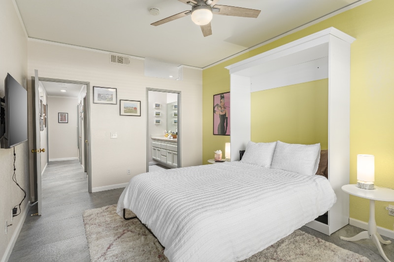 Building Photo - 401 El Cielo Rd