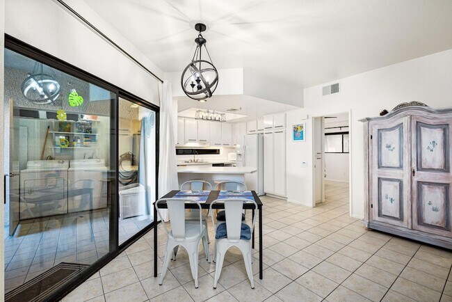Building Photo - 255 S Avenida Caballeros
