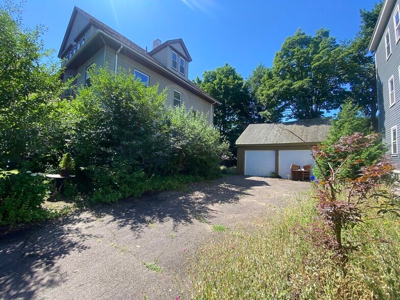 Building Photo - 61 Montebello Rd