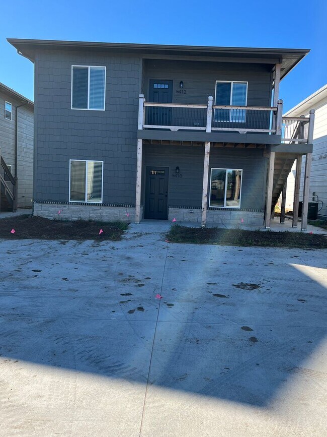 Building Photo - 5421 N Gray Dr