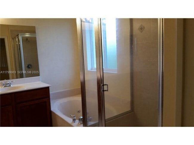 Building Photo - 21417 NW 13th Ct