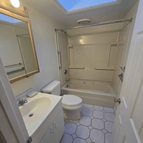 Building Photo - 37 Charles St