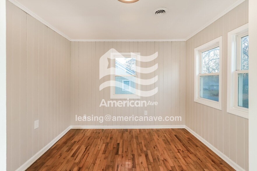 Building Photo - 5220 NE 46th Terrace