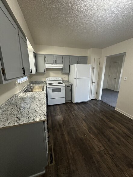 Building Photo - 3237 N 84th Terrace